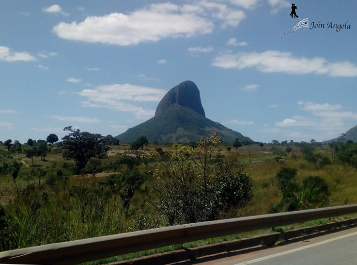 The "Morro Lubiri", a mountain in Alto Hama, at the border between the provinces of Huambo and Cuanza Sul.